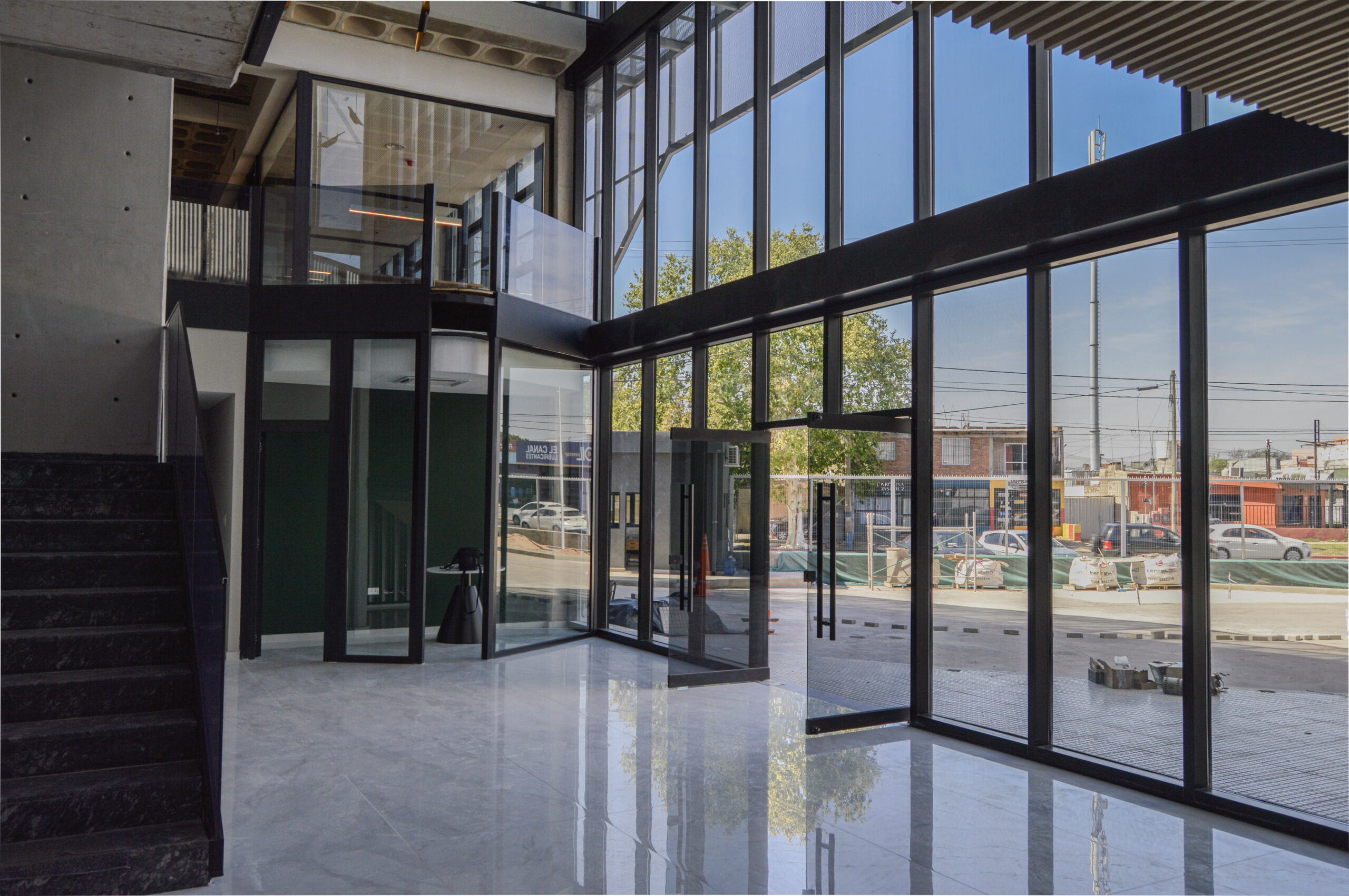 Edificio Autocor Oficinas y Almacenamiento Anexo